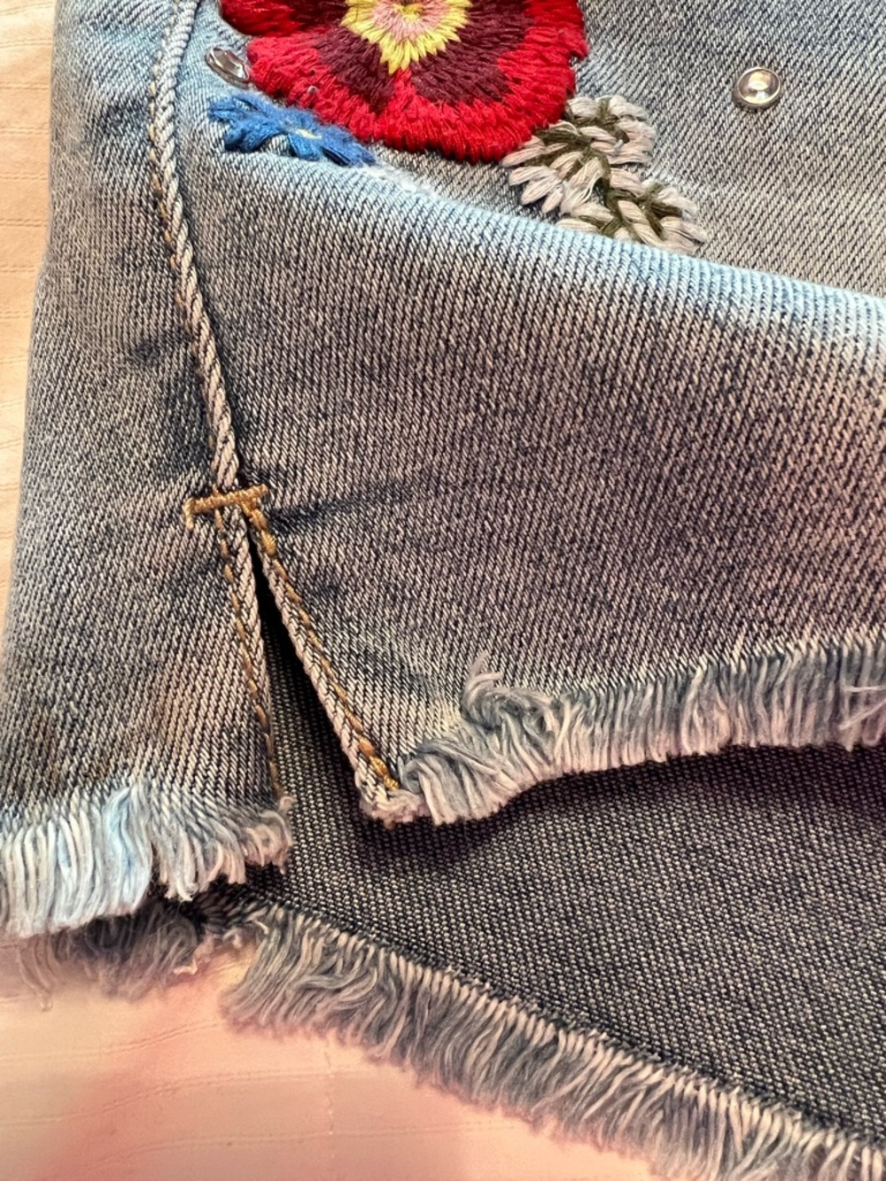 Indigo Rein Embroidered
Denim Shorts Raw Hem Festival Boho - Picture 6 of 10